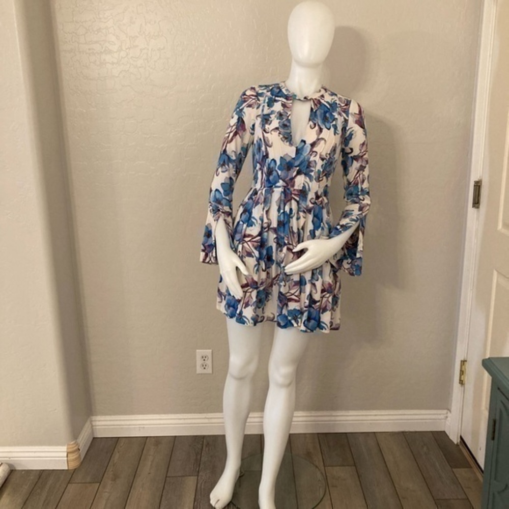 Free People Blue Tegan Deep V-Neckline Pleated Dress Size 4